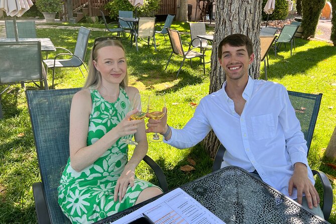 Alcantara Estate Vineyards Tasting Experience - The added fun factor: photo help and unexpected extras