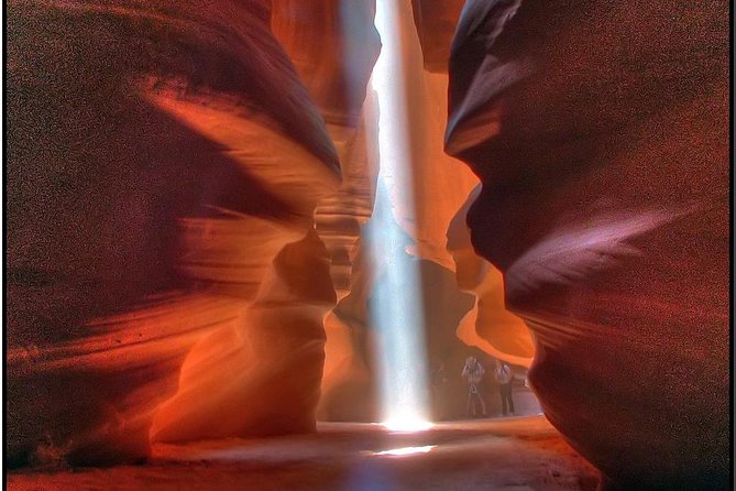 Antelope Slot Canyon and Horseshoe Bend Day Tour from Sedona - Upper Antelope Canyon: narrow walls, serious photo coaching