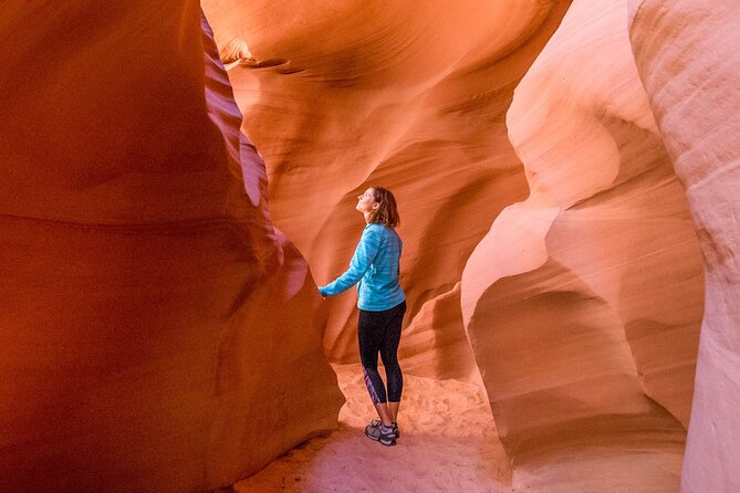 PRIVATE Tour to Antelope Canyon/Horseshoe Bend - Antelope Canyon walk: Navajo-guided, light-driven, and a bit physical
