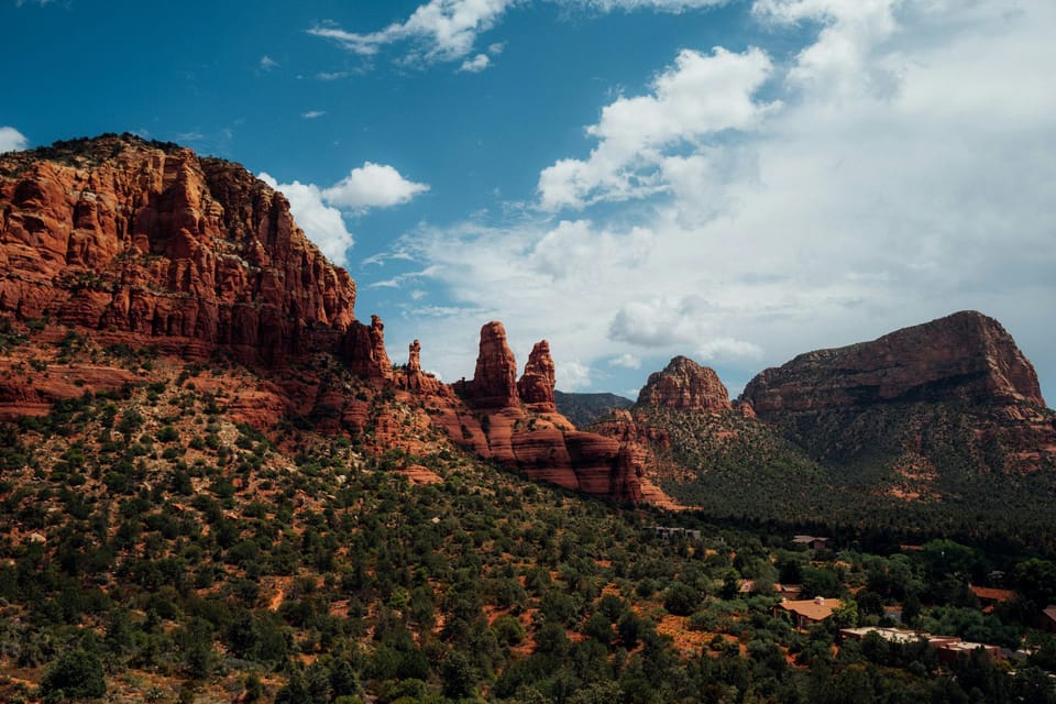 Sedona Devil's Bridge, Bell Rock & Chapel of the Holy Cross - Bell Rock Vista and Courthouse Butte: the hike that balances effort and payoff